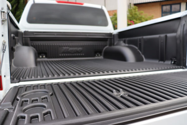 Cubre PickUp Bepo  Nissan New NAVARA XE/Platinium/PRO-4X D/C - Bajo riel 2021-2024 - Imagen 2